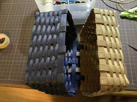 色が違うので見えないように