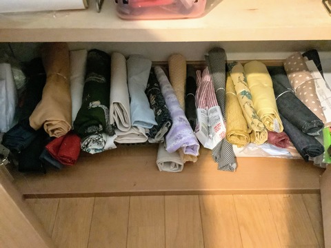 モビロンバンドで布収納