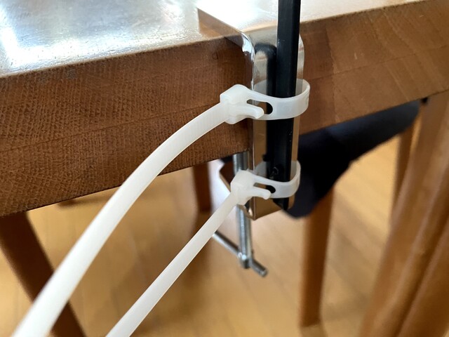 道具作り 刺繍枠スタンドの代用 バークランプとテーブルクランプと結束バンド あすか倶楽部 多手芸生活と道具作り