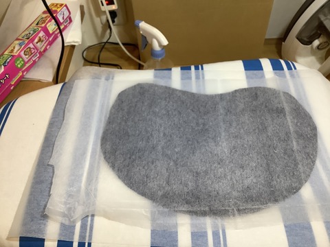 接着芯をアイロンでつける