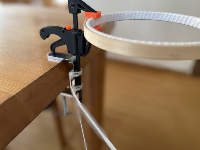 道具作り 刺繍枠スタンドの代用 バークランプとテーブルクランプと結束バンド あすか倶楽部 多手芸生活と道具作り 道具作り 刺繍枠スタンドの代用 バークランプとテーブルクランプと結束バンド あすか倶楽部 多手芸生活と道具作り