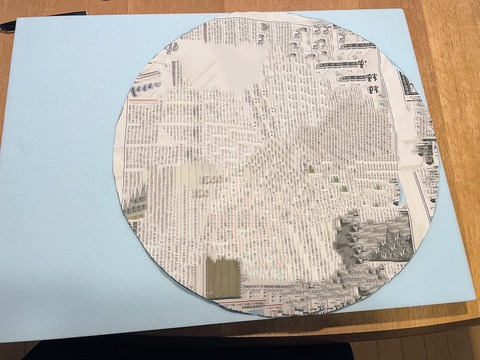 型紙に沿って線を書く