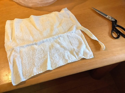 硬い耳の部分はカット