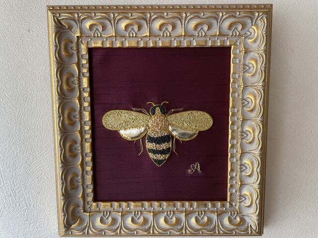 ゴールドワーク 蜂完成 虫嫌いだけどこの刺繍の蜂は可愛い あすか倶楽部 多手芸生活と道具作り