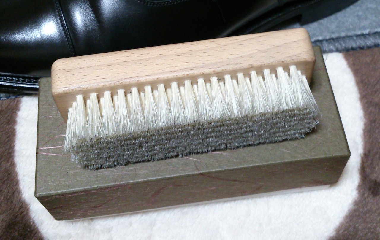 ブラシ 革靴遊び