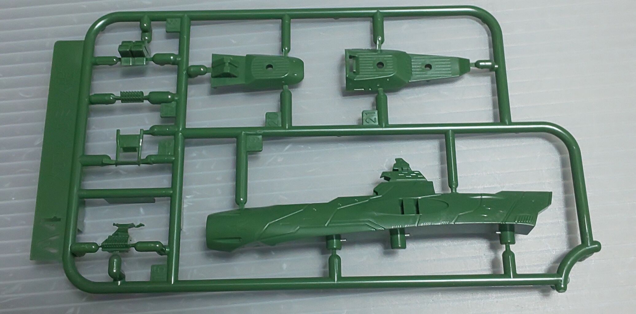 宇宙戦艦ヤマト メカコレ ガミラス艦製作 : kail9's modeling room