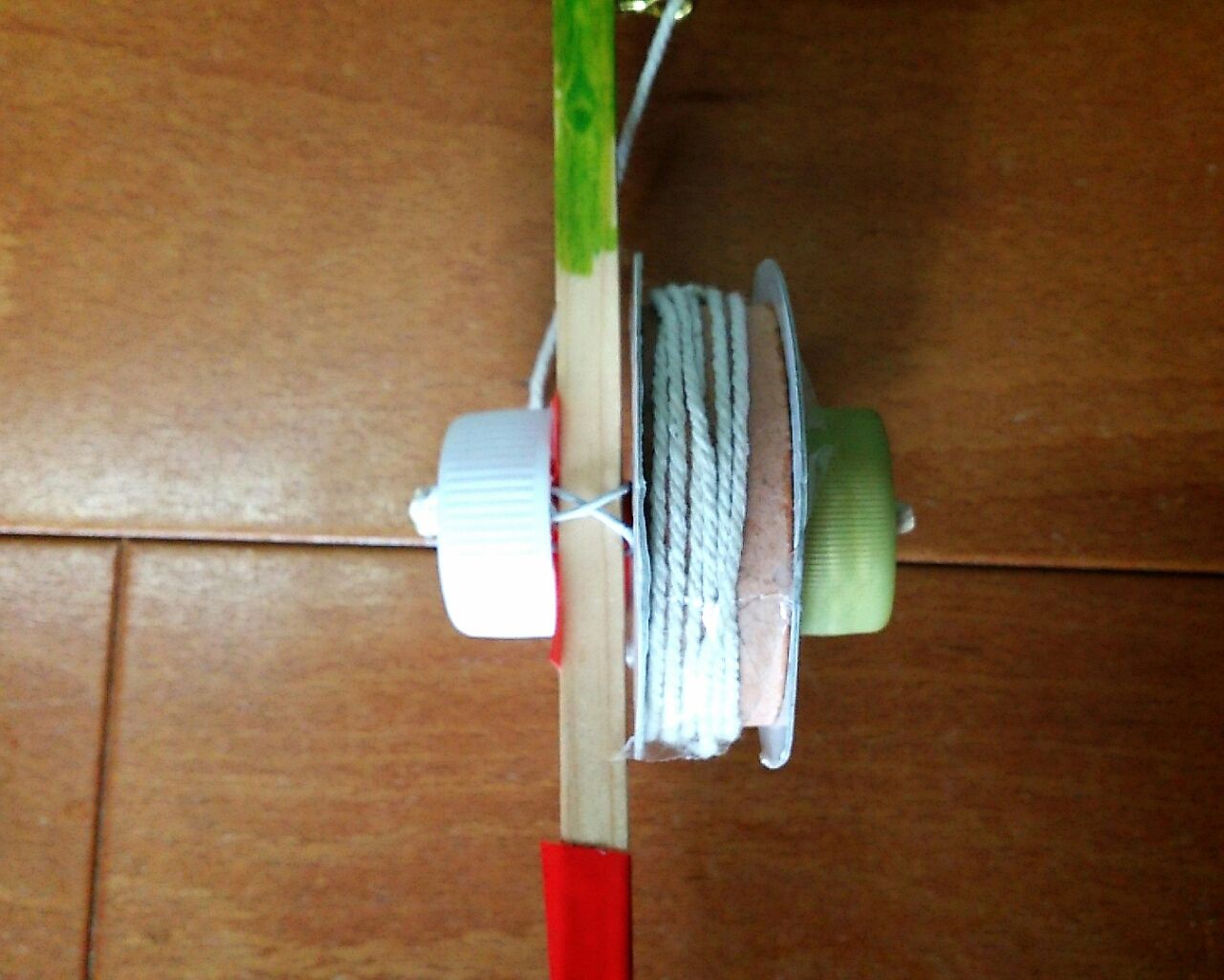 夏休みも終盤 まだ間に合う親子で工作 リール付き釣竿おもちゃの作り方 その1 こころアトリエ1ぴきネコ 夏休みも終盤 まだ間に合う親子で工作 リール付き釣竿おもちゃの作り方 その1 こころアトリエ1ぴきネコ