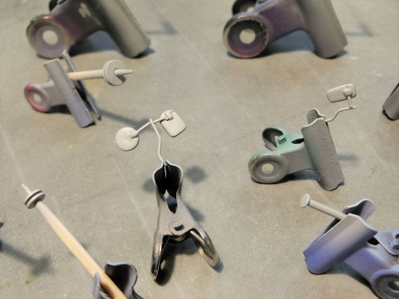 下地の白塗装まで 車模型工房 アトリエ243