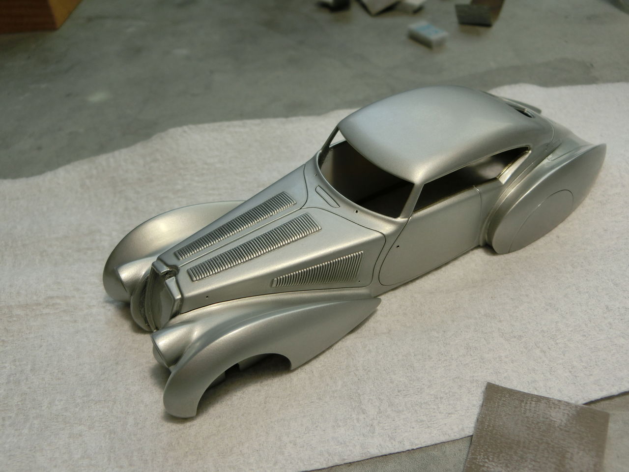 ボディの研ぎ出しと内装パーツの塗装 車模型工房 アトリエ243