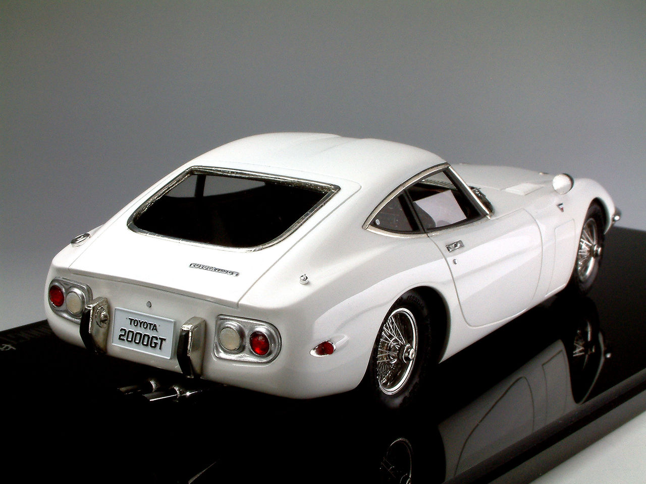 1/24 TOYOTA 2000GT : 車模型工房 アトリエ243
