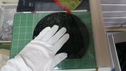 サンドブラスト作業中(丸型ラウンド盾)後面養生裏