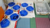 サンドブラスト作業中(丸型ラウンド盾)残り18(8)