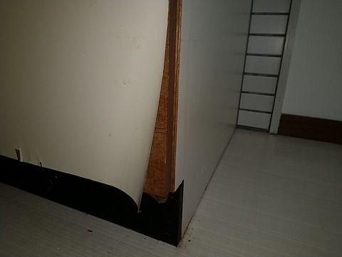 はがれたキッチン扉を修繕する ぺんたの地方不動産投資日記 はがれたキッチン扉を修繕する ぺんたの地方不動産投資日記