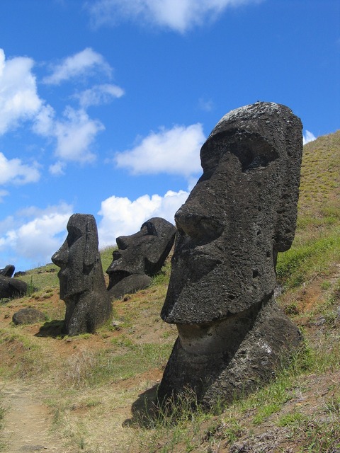 easter-island-67503_1920