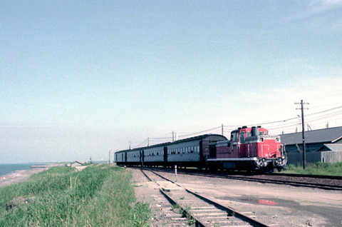 P364 1980.06.26 2_022 DE101629+旧客3B+ｽﾕﾆ 北浜