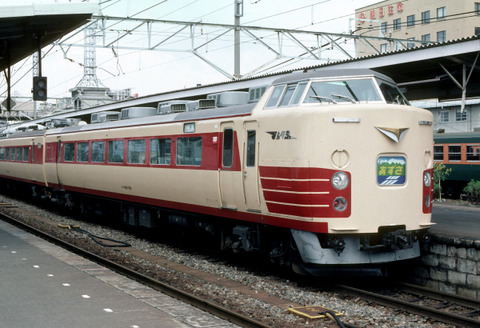 P595