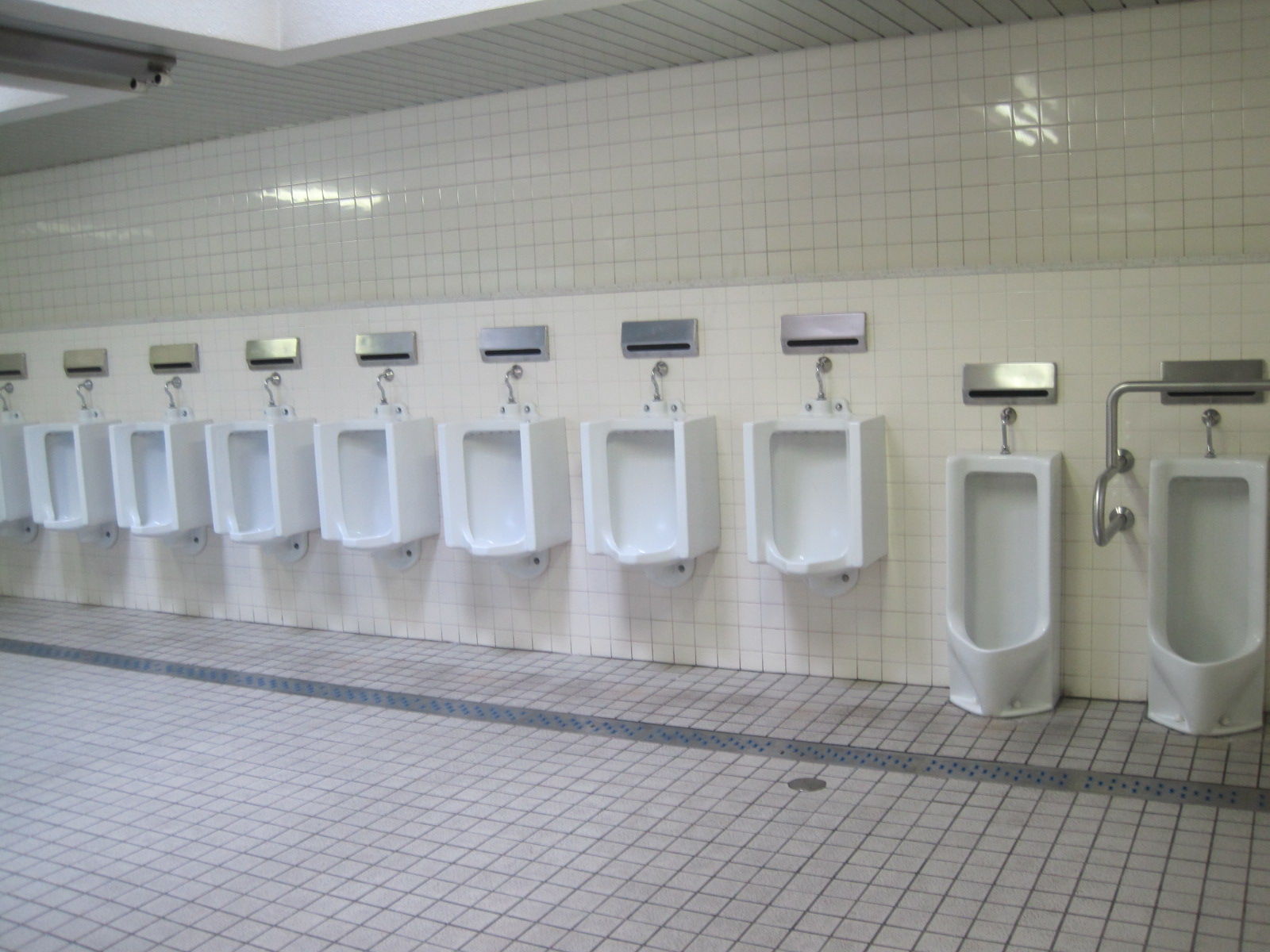 道央自動車道野幌pa下り線の男性用トイレ トイレ設備調査日記atosatu 道央自動車道野幌pa下り線の男性用トイレ トイレ設備調査日記atosatu