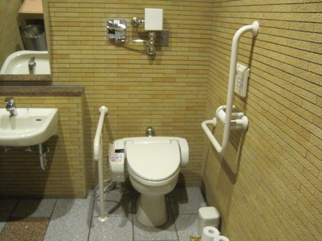 湯本第二名水亭ロビー階のトイレ : トイレ設備調査日記atosatu