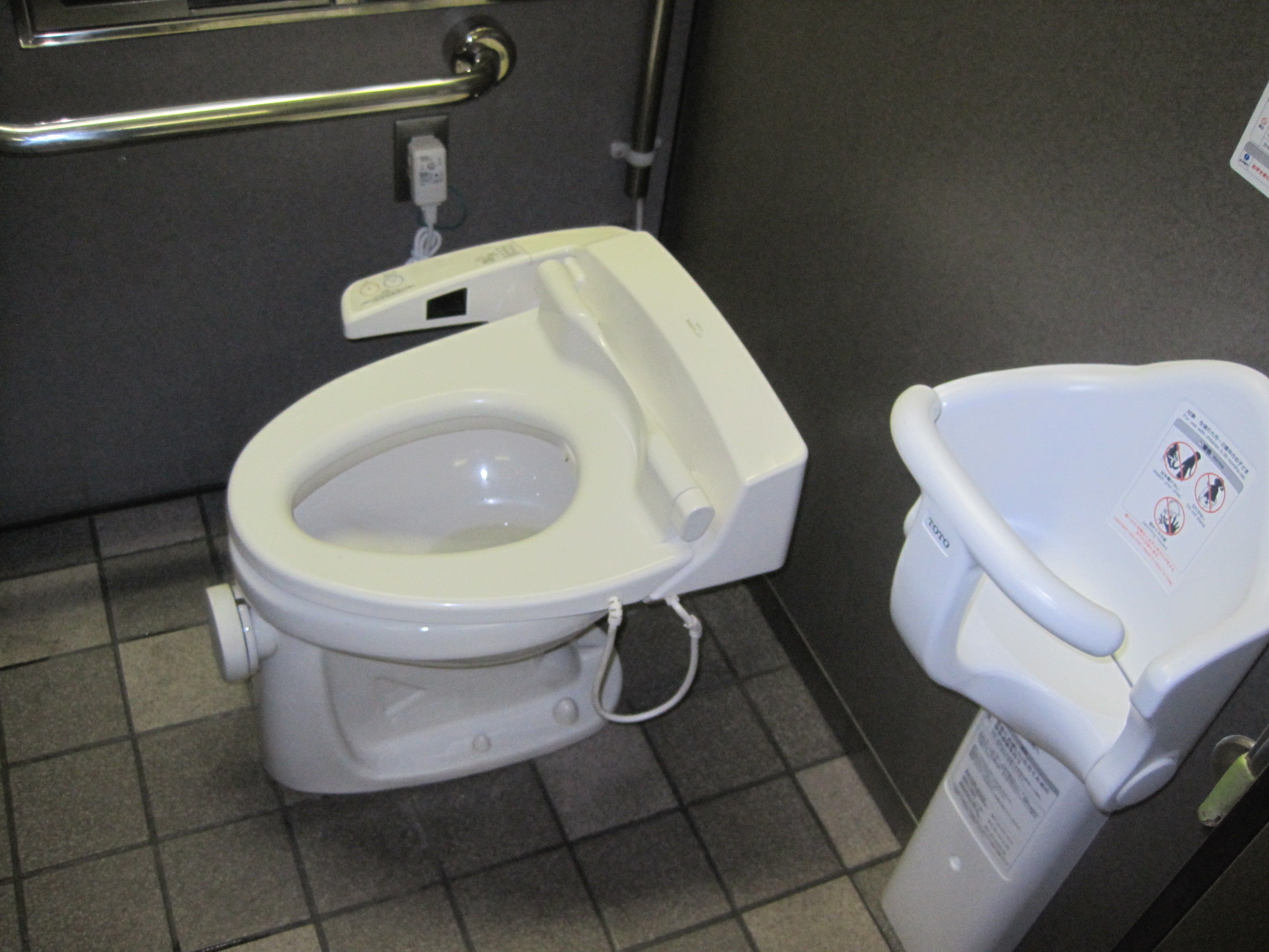 道央自動車道輪厚サービスエリア下り線のトイレ トイレ設備調査日記atosatu 道央自動車道輪厚サービスエリア下り線のトイレ トイレ設備調査日記atosatu