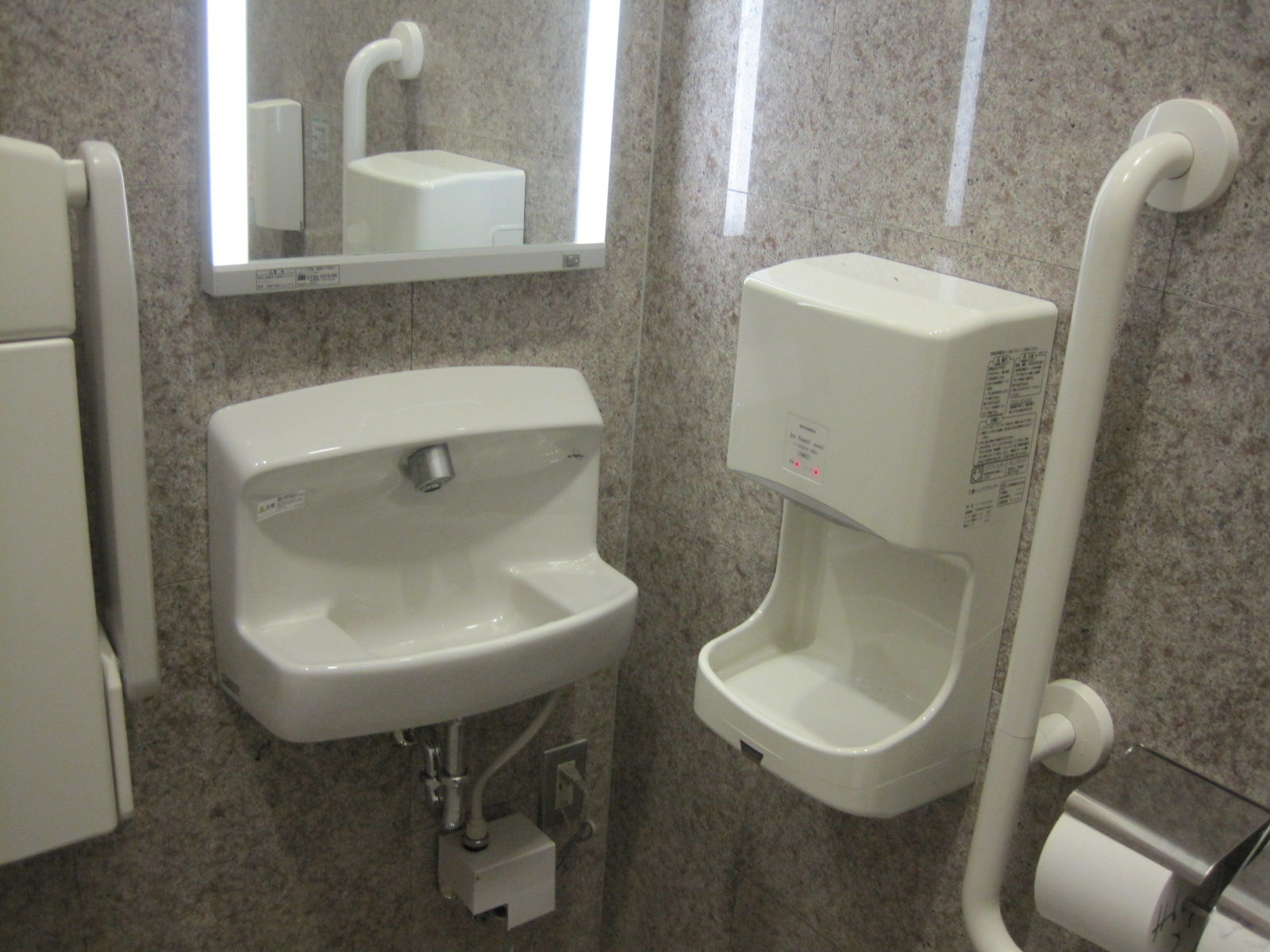 フォッションセンターしまむら豊平店 トイレ設備調査日記atosatu フォッションセンターしまむら豊平店 トイレ設備調査日記atosatu