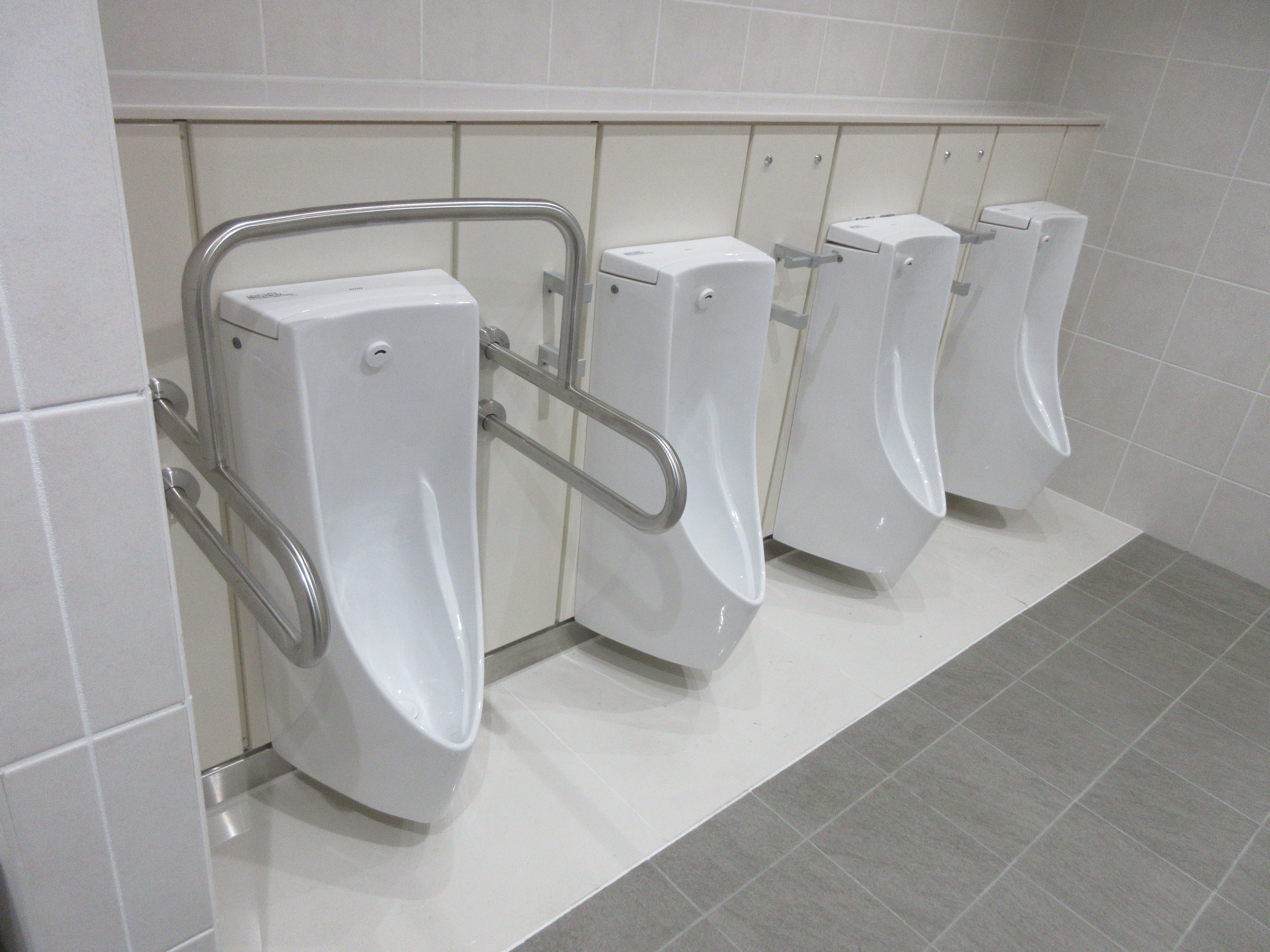 トイレ設備調査日記atosatu 札幌市営地下鉄東豊線福住駅男性用トイレ。