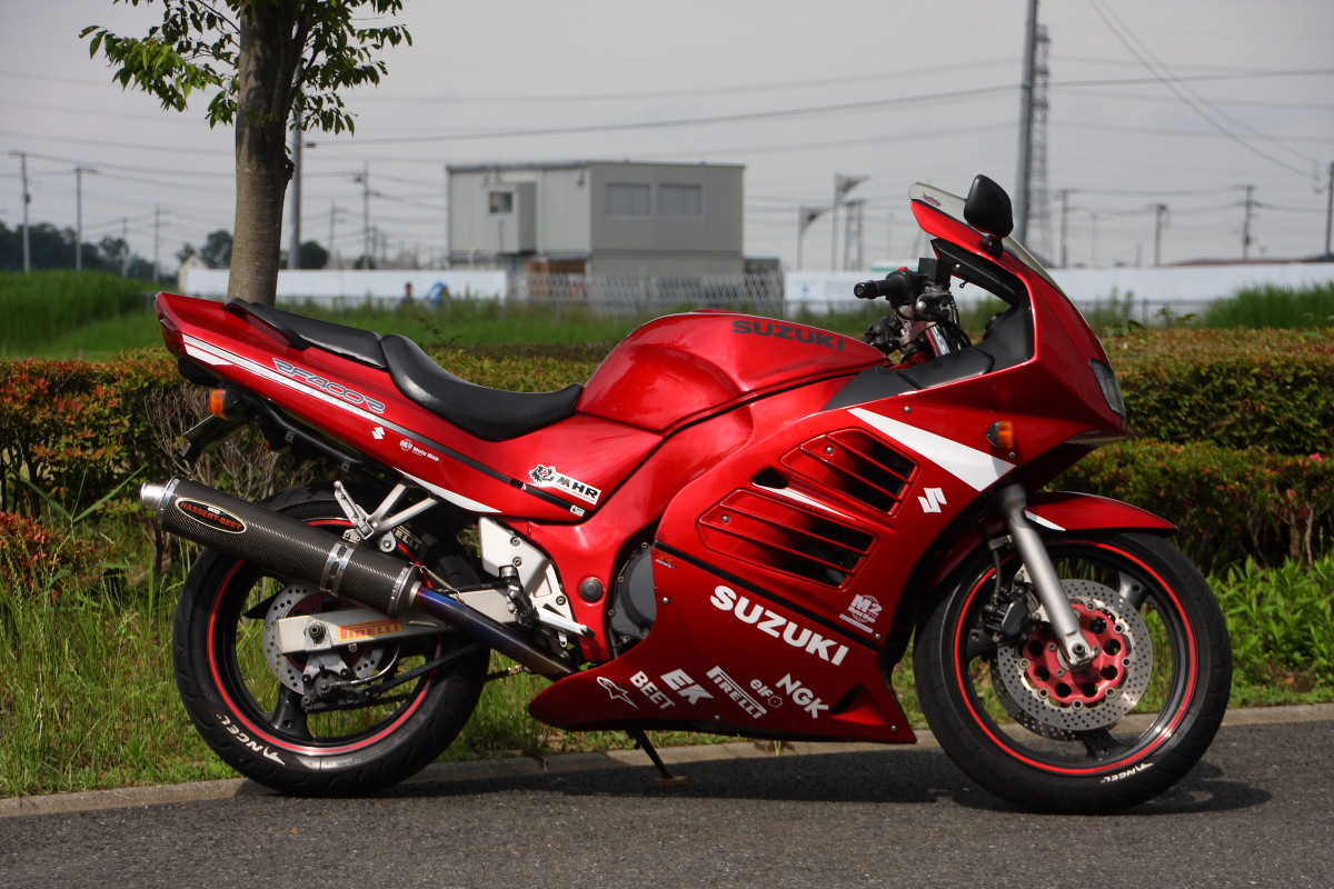 ススズキRF400Rのカウル 新品です。絶版品です。｜バイク