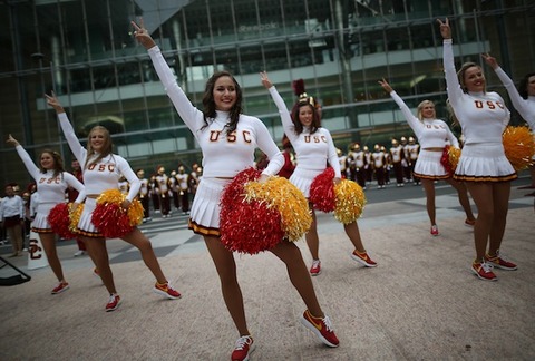 usc-trojan-cheerleaders