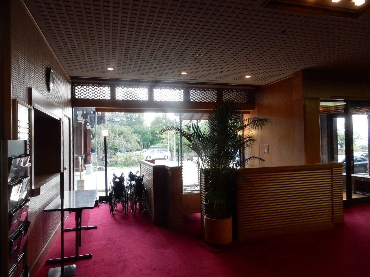 奈良ホテル宿泊記③、ちょっと昔のホテル感が否めない新館のパブリックスペース 僕と彼氏の旅行記