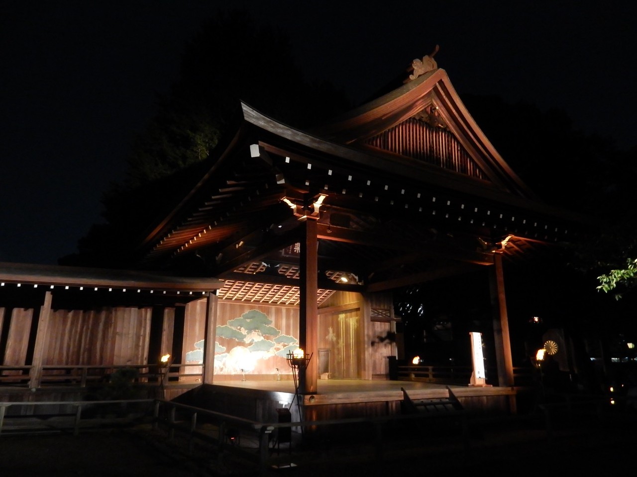 みらいとてらす 靖国神社の輝く夜 僕と彼氏の旅行記