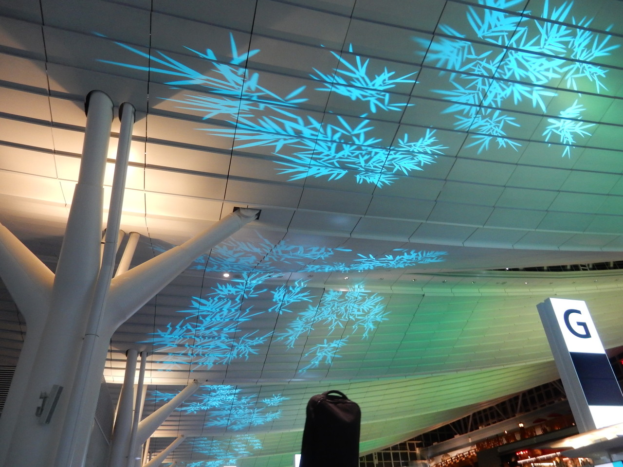 ANAスイートラウンジ利用券が使えなかった話、空港ラウンジって本当に