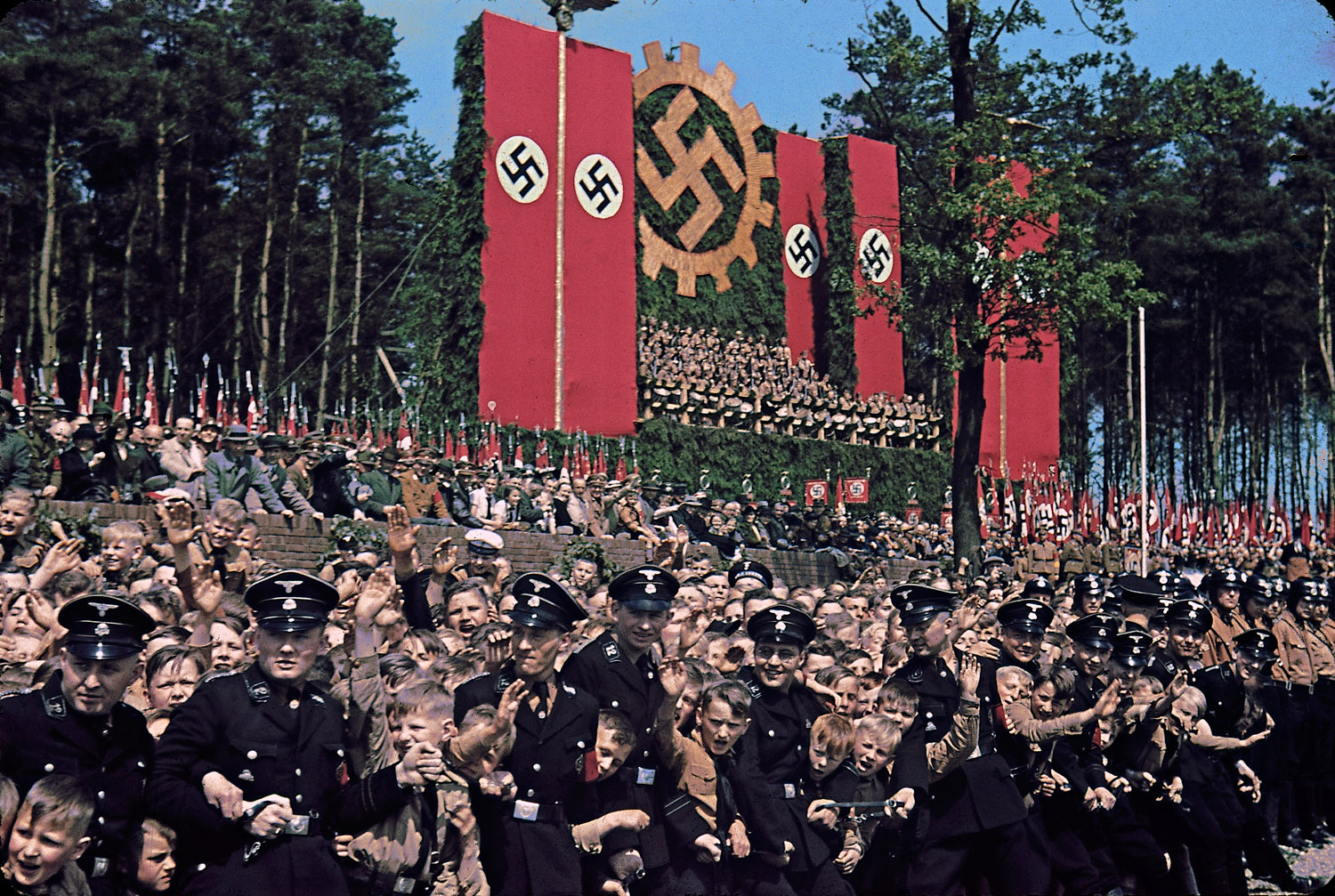 ナチス式敬礼で使われた言葉まとめ 飛行船世界 ブログ ナチス式敬礼で使われた言葉まとめ 飛行船世界 ブログ