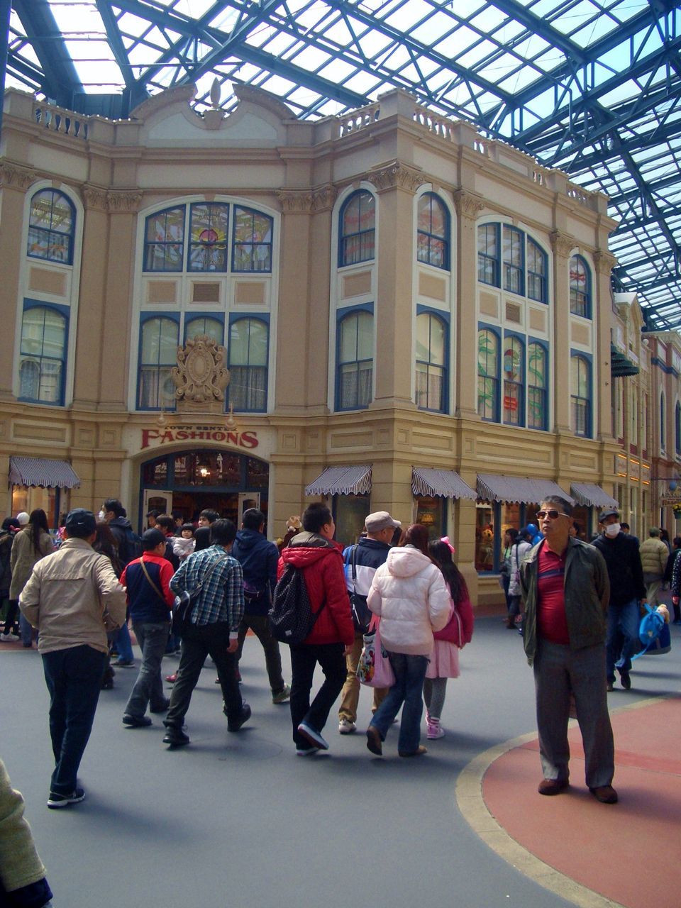 東京ディズニーランドに遊ぶ １ Atusisugoiのblog