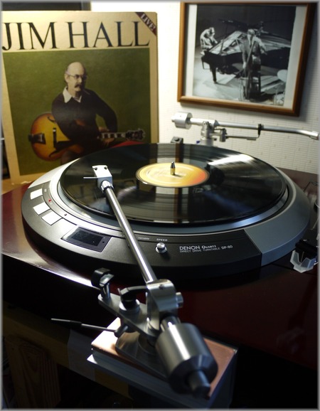 P1020413_JimHalllive_lum