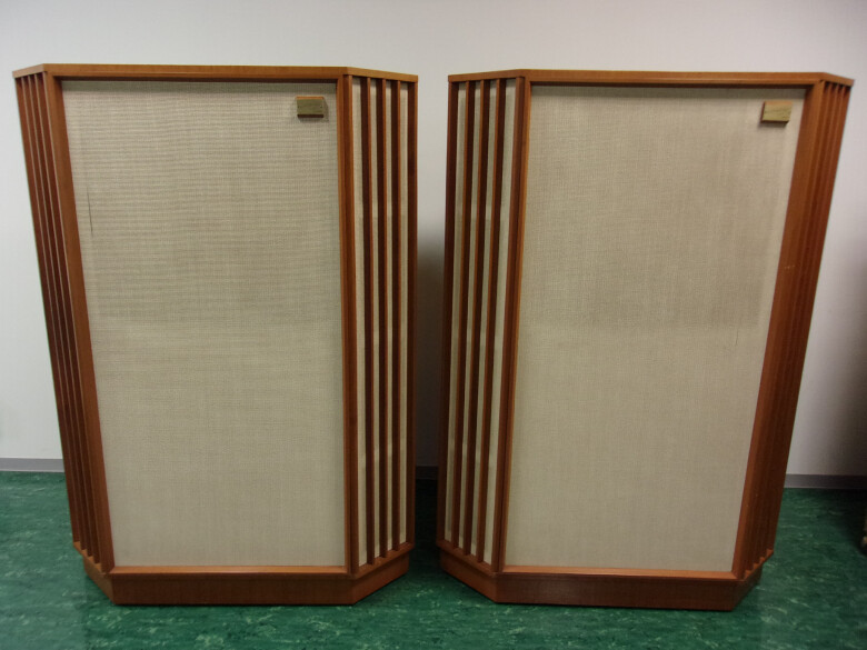 中古品情報！】TANNOY Autograph / UTOPIA製キャビネット