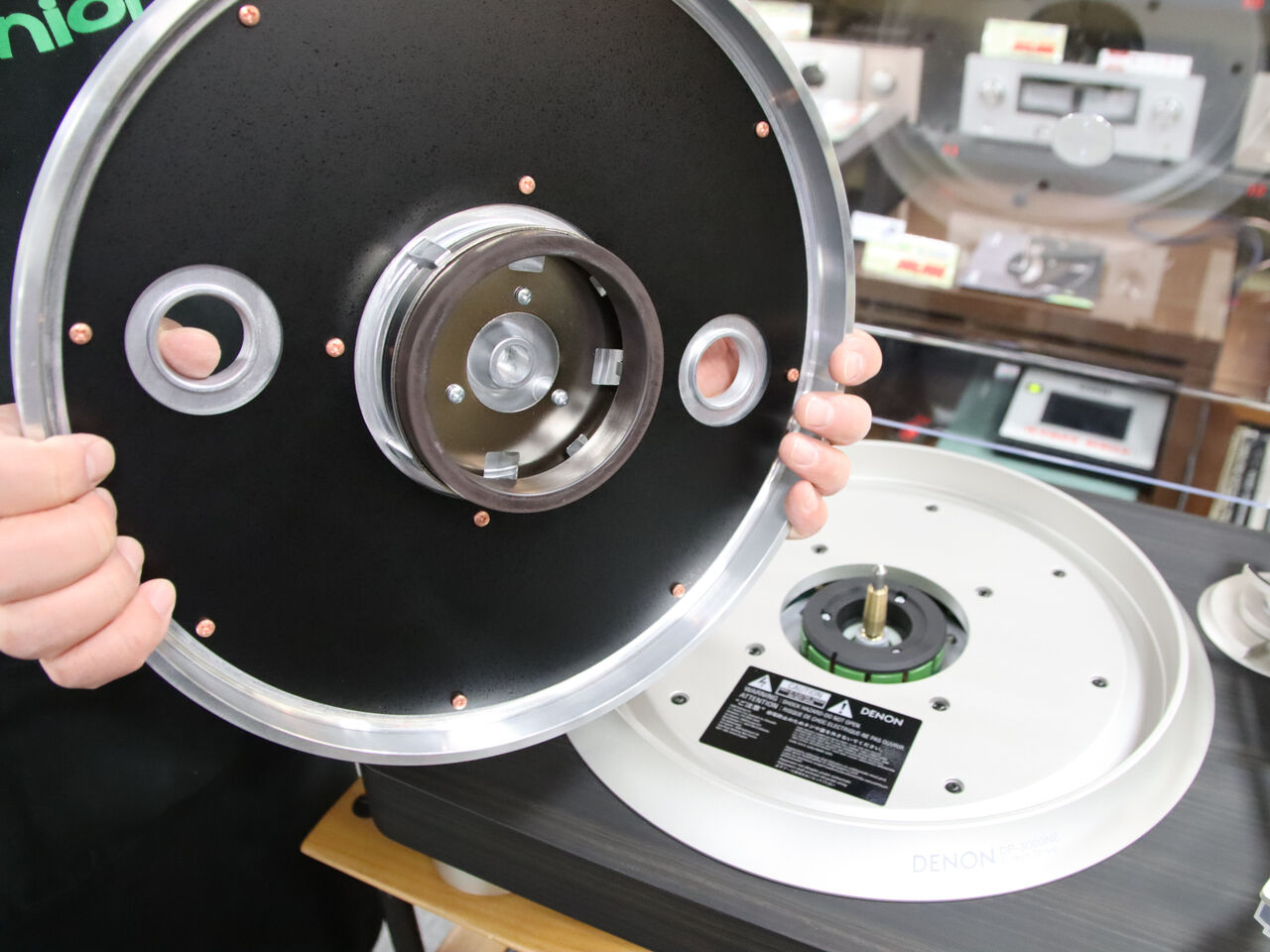 DENON 待望のプレミアムクラスにしてスタンダード・レコードプレーヤー