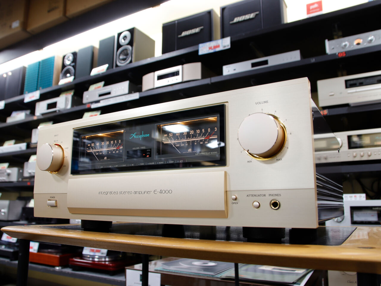 Accuphase E-4000 プリメインアンプ、展示開始です！ : オーディオ