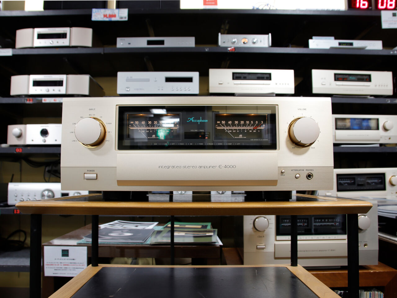 Accuphase E-4000 プリメインアンプ、展示開始です Accuphase E-4000 プリメインアンプ、展示開始です