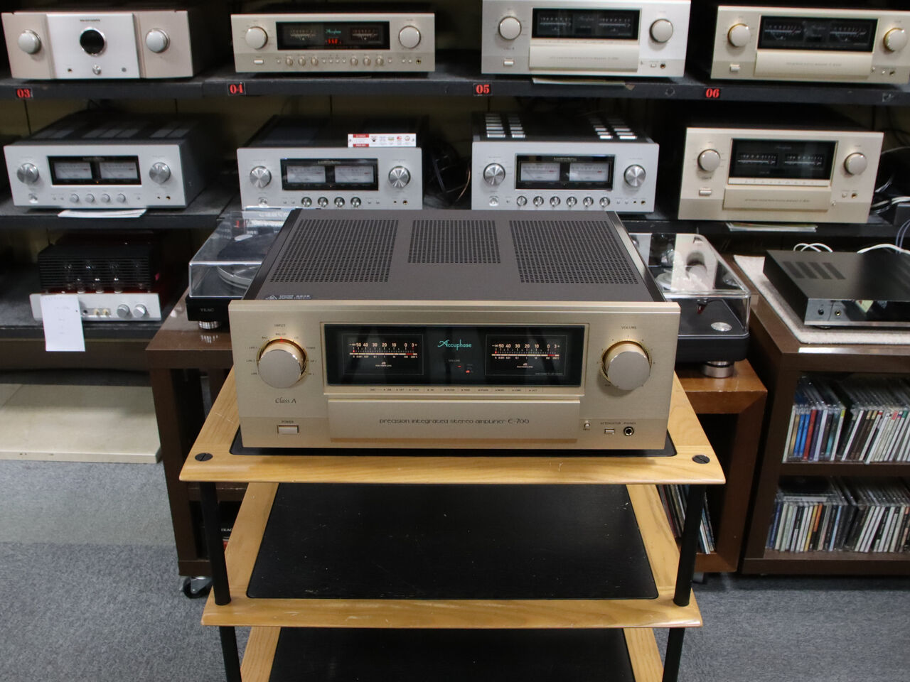 日本の今を聴いてもらいたい！Accuphase 純A級プリメインアンプ E-700