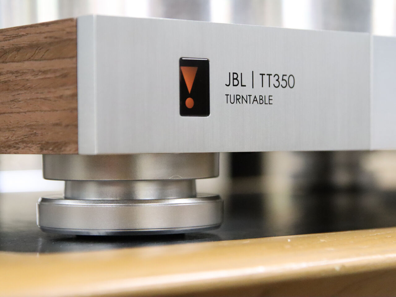 部屋に置きたいレコードプレーヤー！JBL TT350＆Spinner BTの登場です 