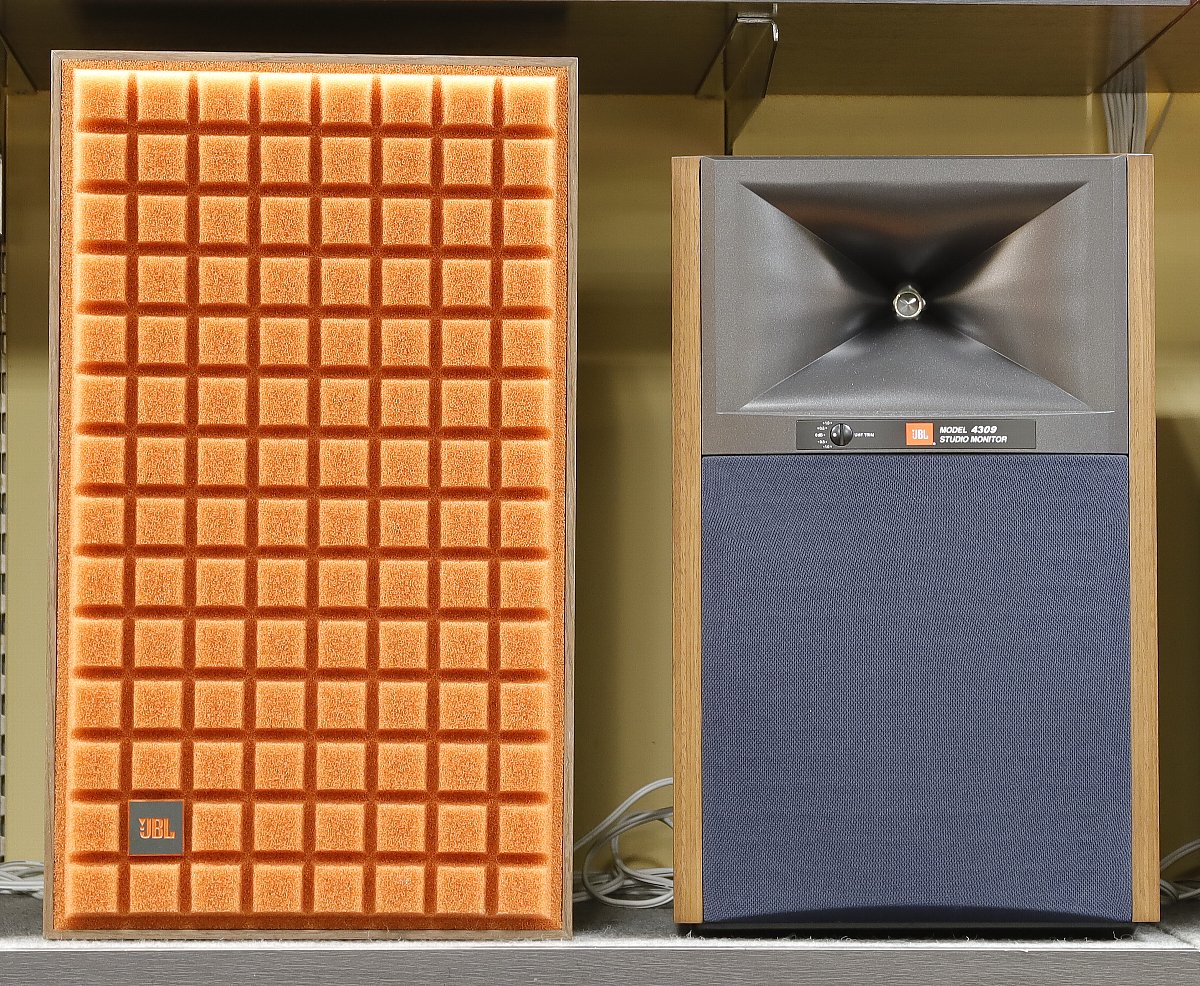 JBL 4309 お茶の水店で展示演奏中! : オーディオユニオン JBL 4309 お茶の水店で展示演奏中! : オーディオユニオン