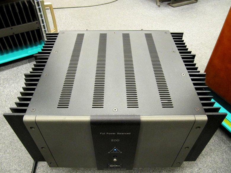 Accuphase A-80 納品 : オーディオユニオン お茶の水 アクセサリー館