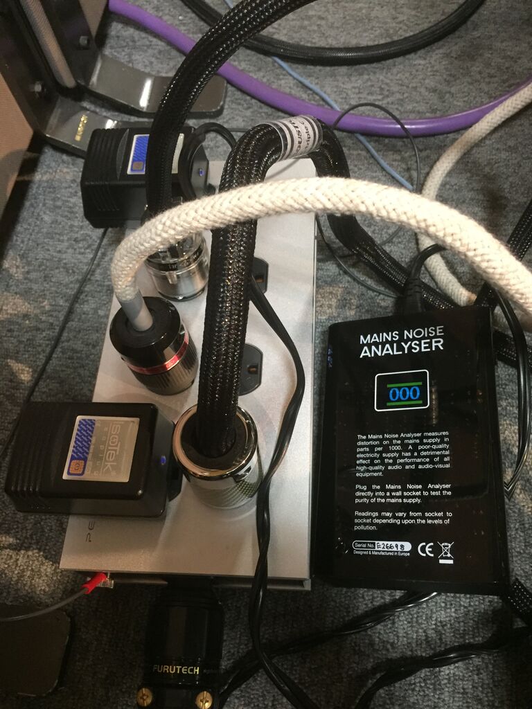 IsoTek EVO3 ISOPLUG : オーディオユニオン お茶の水 アクセサリー館