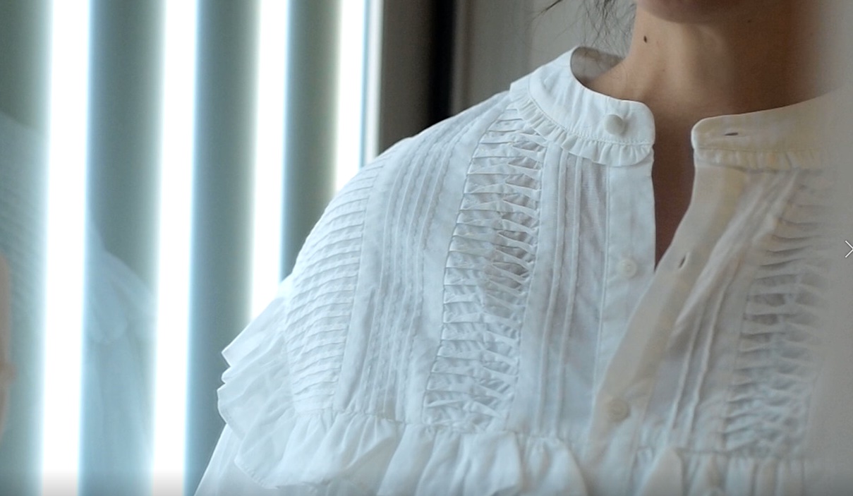 Zaraでブラウスを買う ボタンを付け替えて よりお気に入り服に Aula Powered By ライブドアブログ