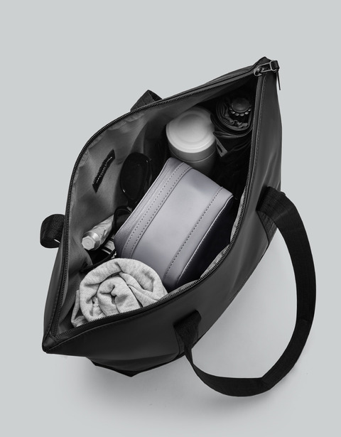 d_240418_10_DA300_Däsh-Shopper_Black_05_crop