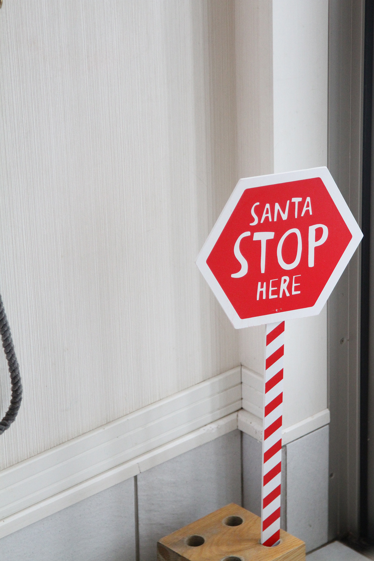 サンタさんに呼びかける看板 フライングタイガーのクリスマスグッズがかわいい Aula Powered By ライブドアブログ