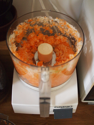 パン粉もミンチもフードプロセッサーにおまかせ。 : Aula Powered by