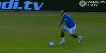 わざと転倒サッカー選手 アッ オウ アッオウ アッ オウ アッアッアッオウ まろめる