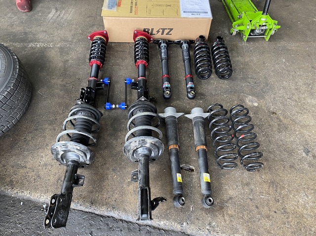 滋賀 トヨタ Rav4 の持ち込み車高調の取付 オートライフハノ オフィシャルブログ