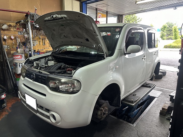 滋賀オートライフハノ 日産「キューブ」(Z12)の車検＆整備とオイル交換