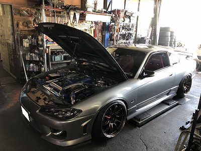 S15シルビアに「S&A オートクリエイト」製のエキマニ取付（持込
